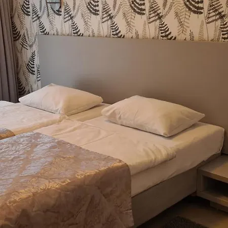 Apartamenty Czarna Gora L16 Sienna  Exterior photo
